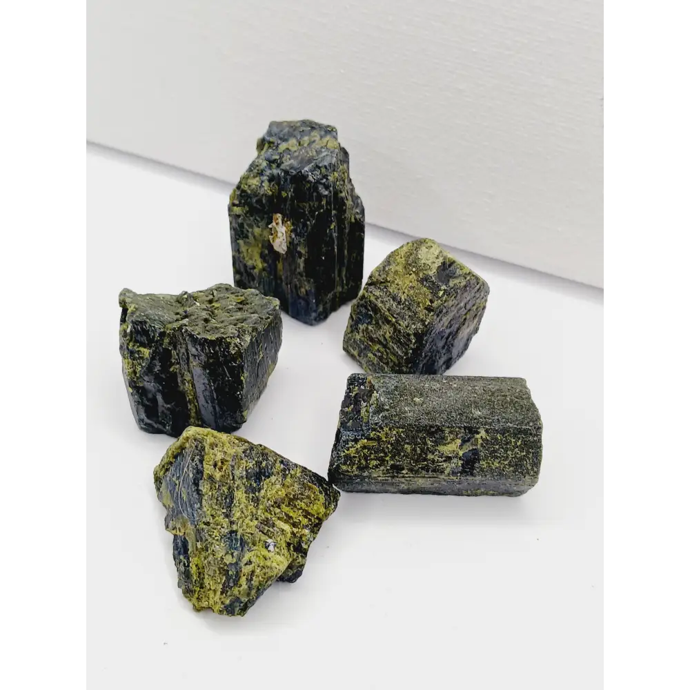 💚✨ Green Tourmaline Shaft – Healing Growth and Protection 🌱 - Specimens