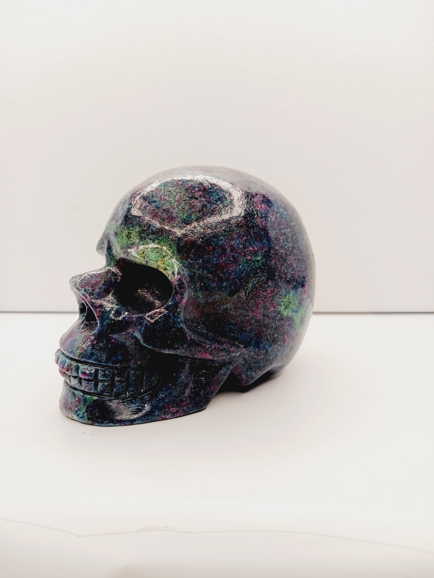 šāØ Ruby in Blue Kyanite Skull ā Vitality Insight and Energetic Alignment š§ - Carvings