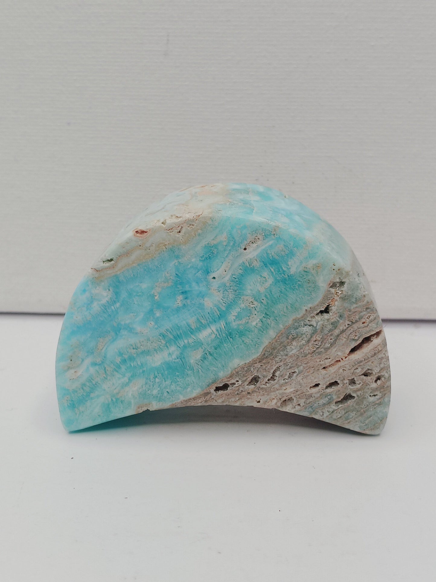 🌙⭐ Star and Moon Carvings – Dream Manifest and Illuminate Your Path ✨ - Caribbean Calcite Moon - 2.5’’