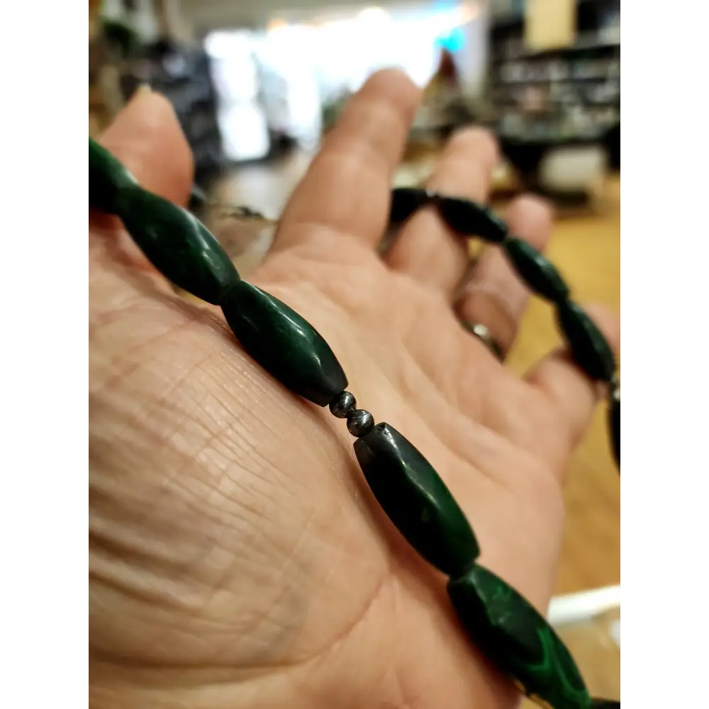 💚✨ Vintage 16’’ Malachite Necklace with Oblong Graduated Beads – Timeless Protection & Heart Healing! 🌿 - Jewelry