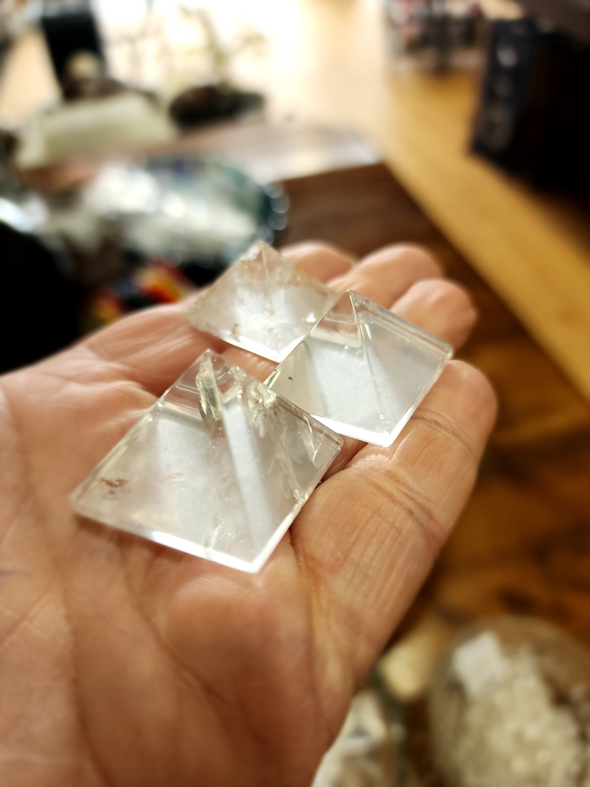 🔺✨ 1’’ Clear Quartz Pyramid – Amplify Cleanse & Manifest! 🌟 - Clear Quartz Pyramid 1’’ - Carvings