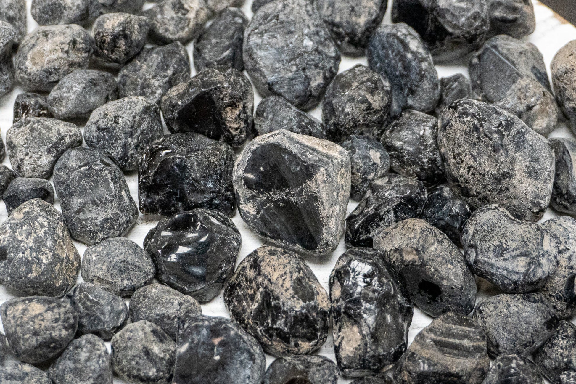 🖤✨ Apache Tear Tumble – Comfort Protection and Emotional Healing 🌄