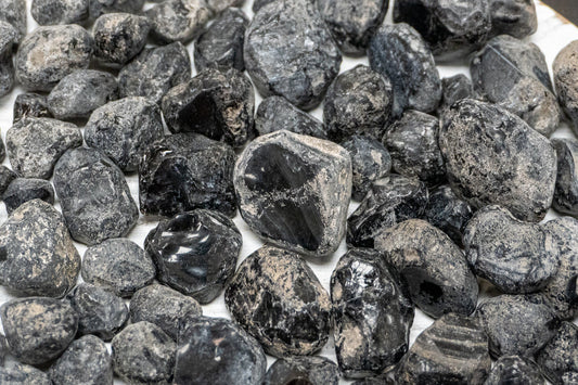 🖤✨ Apache Tear Tumble – Comfort Protection and Emotional Healing 🌄