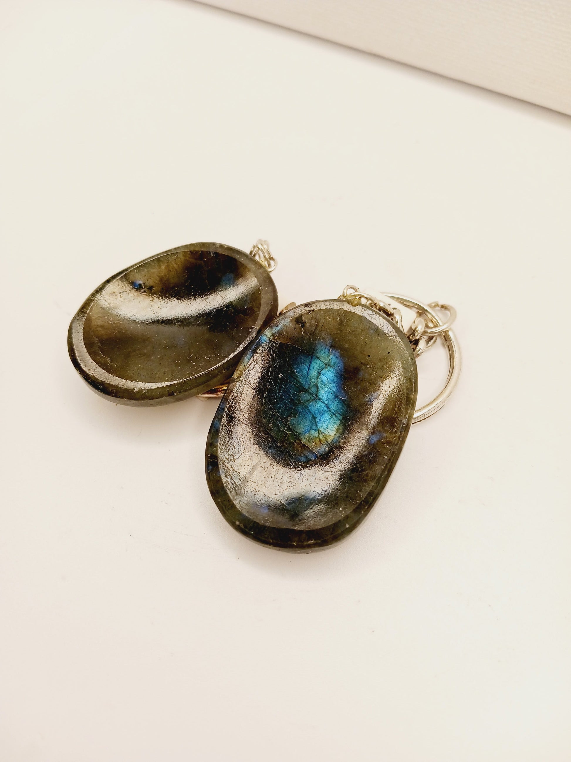 🔑✨ Crystal Worry Stone Keychain – Calming Energy On the Go! 🌙 - Jewelry