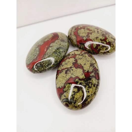 🐉🌿 Dragon’s Blood Palm Stone – Courage Healing and Vitality ✨ - PALM
