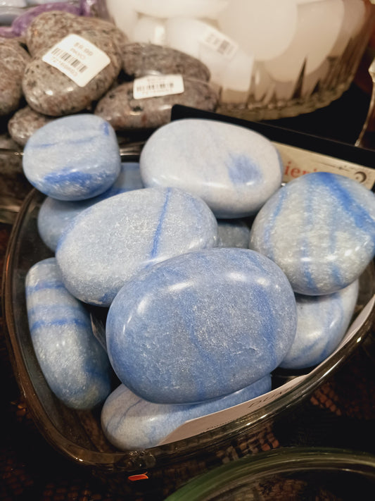 💙✨ Dumortierite Palmstone – Focus Patience and Inner Strength ✨ - Tumbles