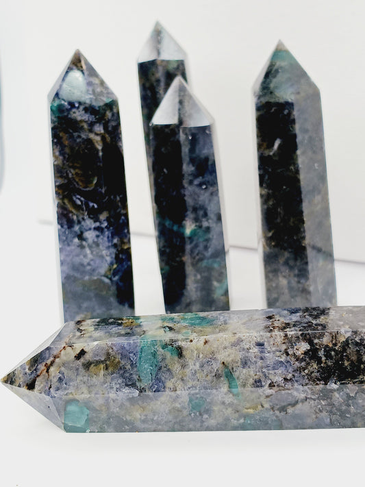 💚🔮 Emerald & Iolite Point – Heart Wisdom & Inner Vision Crystal Tower! ✨ - 1 - Towers