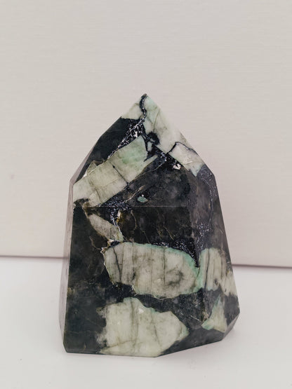 💚✨ Emerald Stone Tower – Abundance Heart Healing and Ancient Wisdom 🌿 - Towers