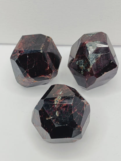 ❤️✨ Garnet Piece (Intuitive Pick) – Passion Strength and Vitality 🔥 - Large - 2.5’’