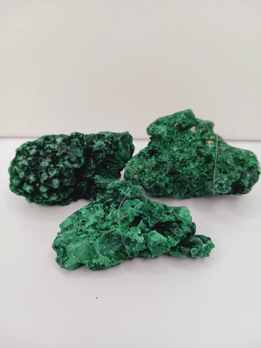 💚✨ Malachite Fibrous Specimen – Transformation Protection and Heart Healing 🌿 - Specimens