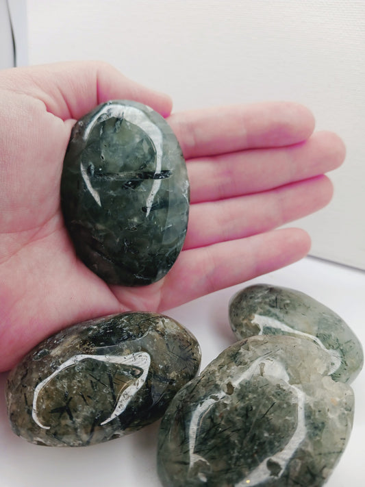 💚✨ Prehnite Palm stone (Intuitive Pick) – Heal Soothe and Connect with Heart Wisdom 🌿 - PALM