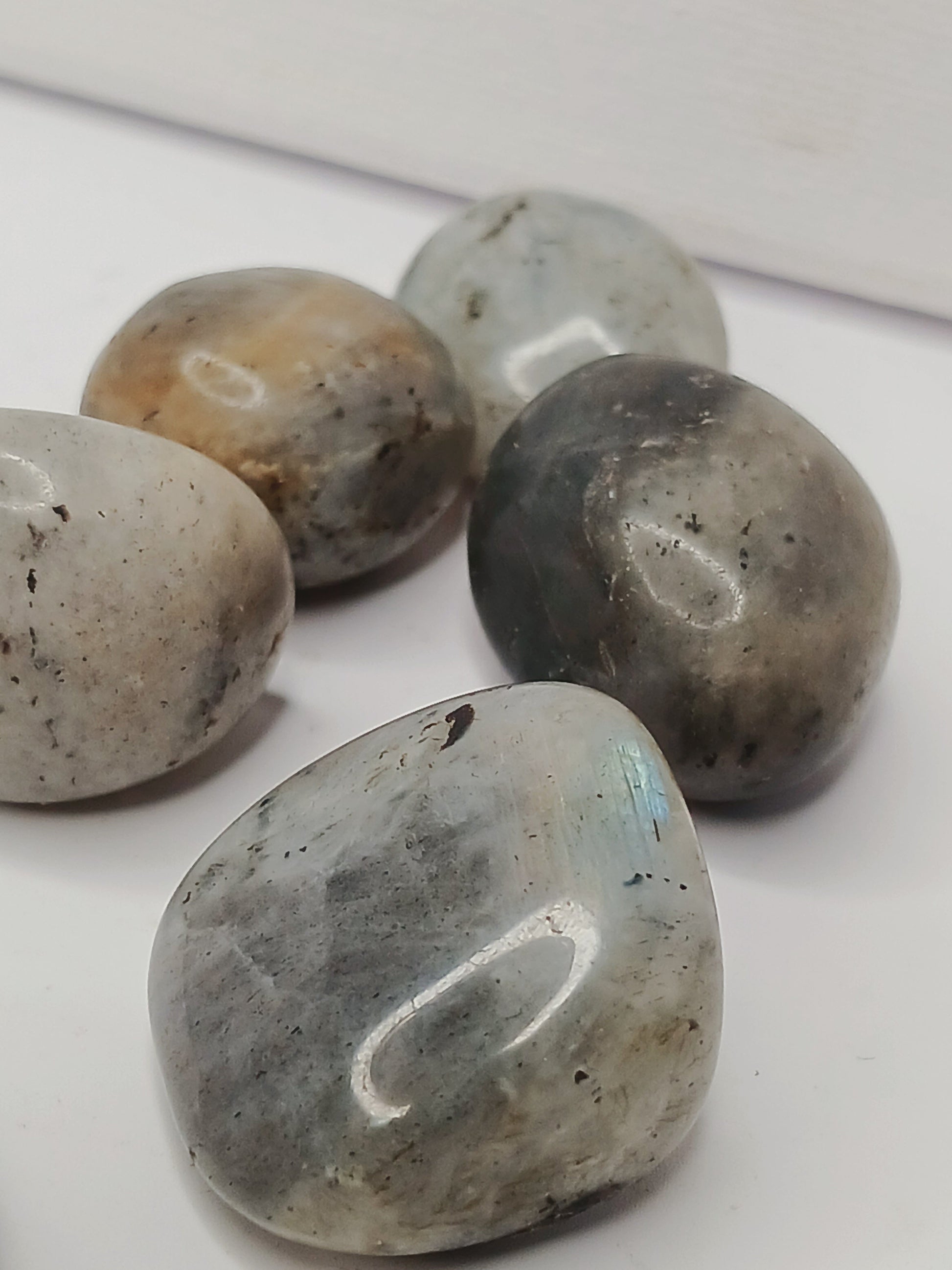 💜✨ Purple and Gold Labradorite Tumble – Transformation Intuition and Magic 🌟 - Tumbles