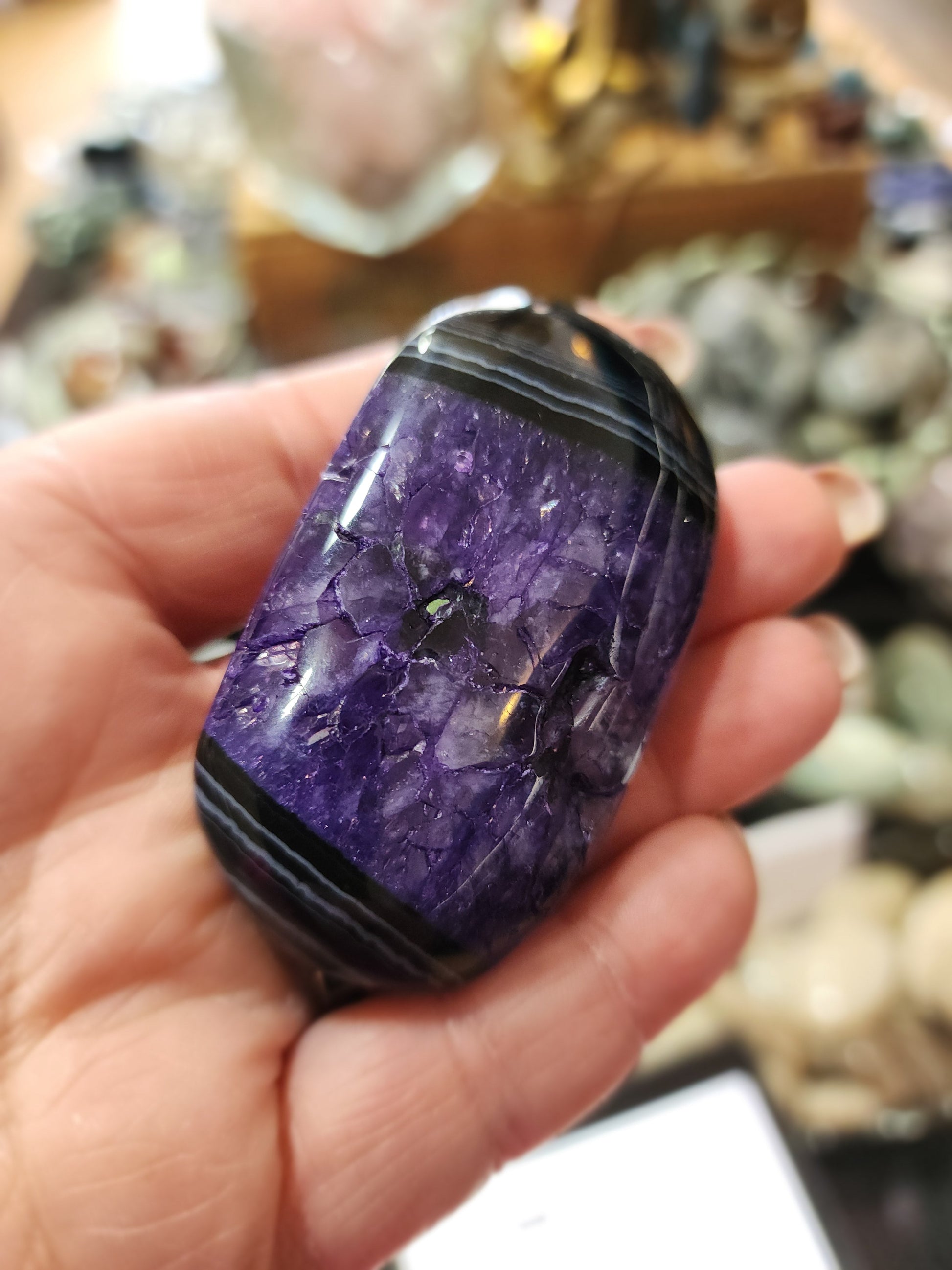 💜✨ Purple Dyed Agate Palmstone – Uplifting Energy & Peaceful Vibes! 🤲 - PALM