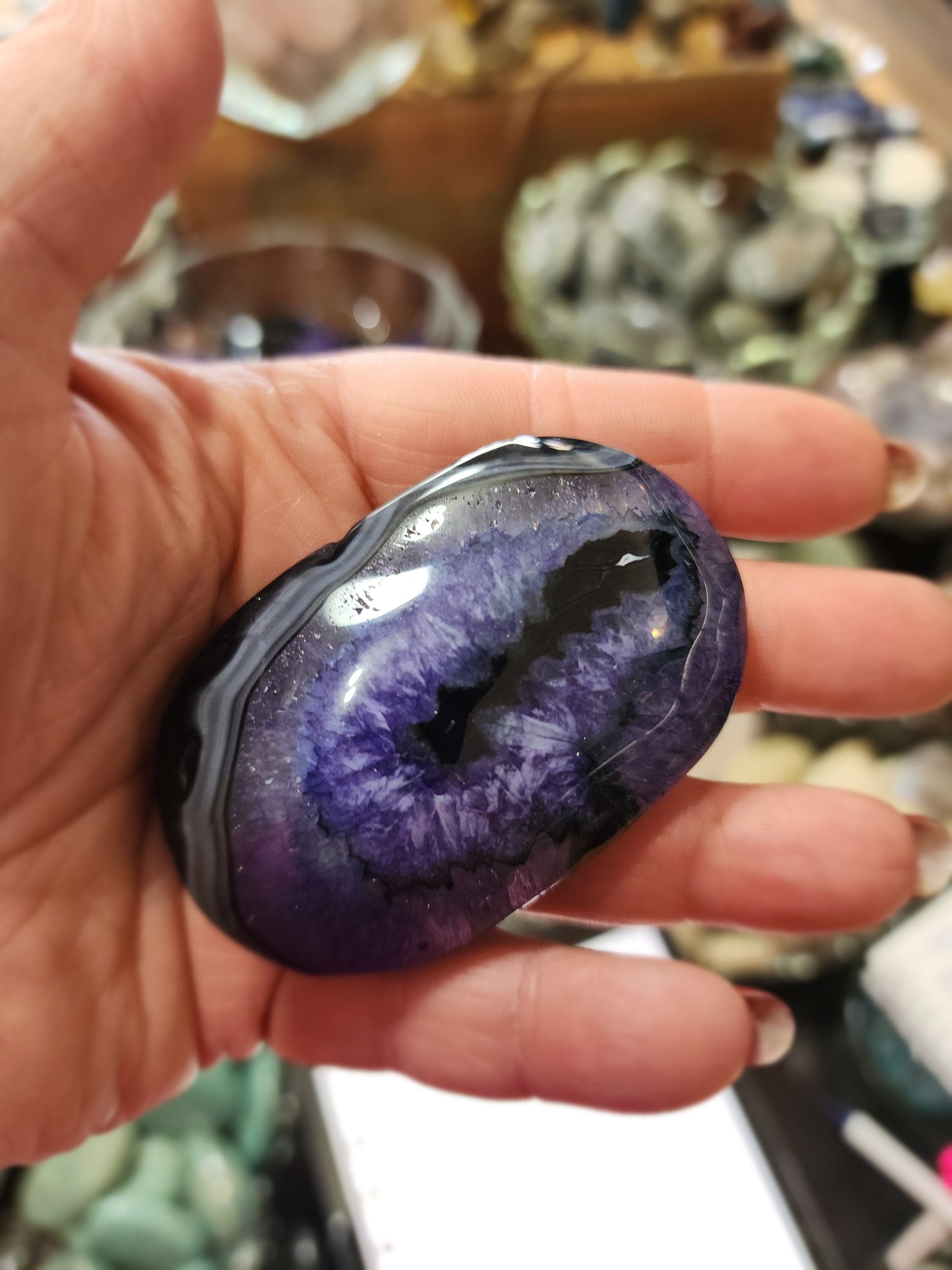 💜✨ Purple Dyed Agate Palmstone – Uplifting Energy & Peaceful Vibes! 🤲 - PALM