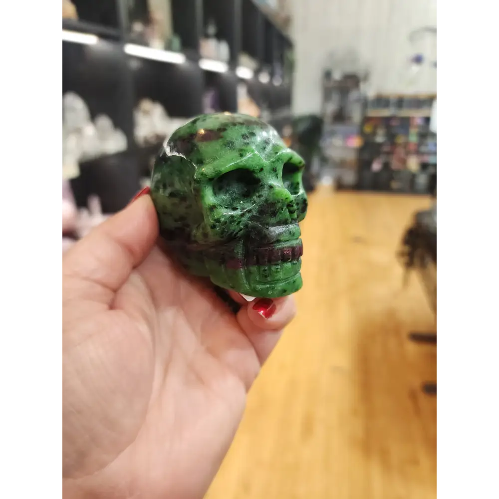💀✨ Ruby Zoisite Skull (2.75’’) – Vitality Transformation & Heart Healing! 💚❤️ - 3 - Carvings