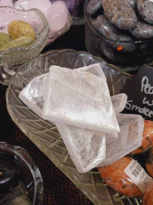 🤍✨ Selenite Slabs – Pure Cleansing & High-Vibrational Energy! 🌙 - Specimens