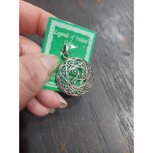 ✨ Sterling Silver Celtic Triskele Pendant ✨ - Jewelry