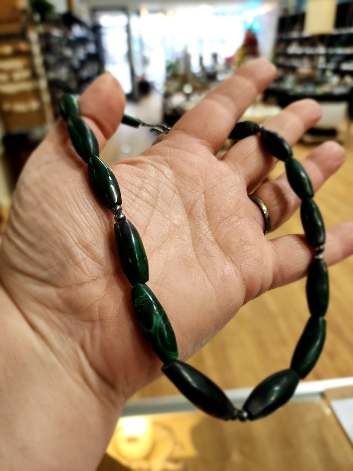 💚✨ Vintage 16’’ Malachite Necklace with Oblong Graduated Beads – Timeless Protection & Heart Healing! 🌿 - Jewelry