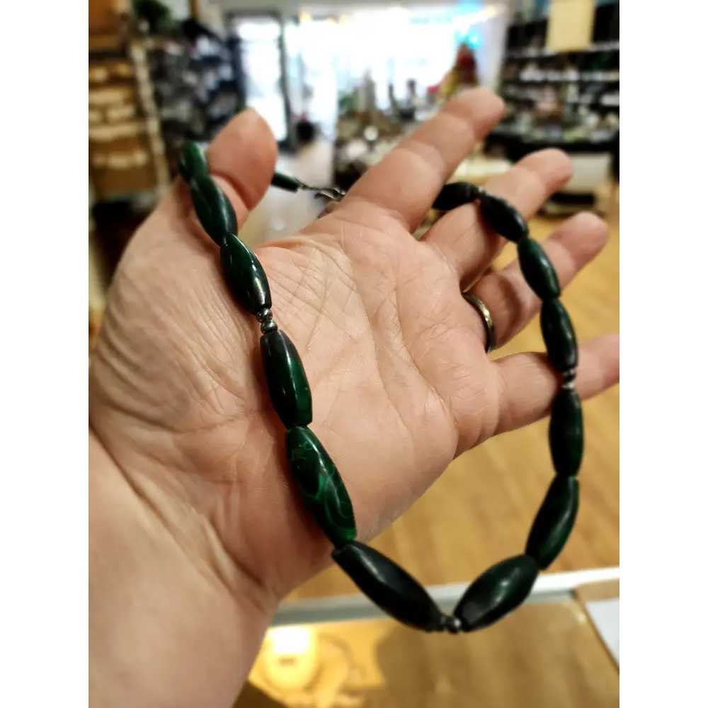 💚✨ Vintage 16’’ Malachite Necklace with Oblong Graduated Beads – Timeless Protection & Heart Healing! 🌿 - Jewelry