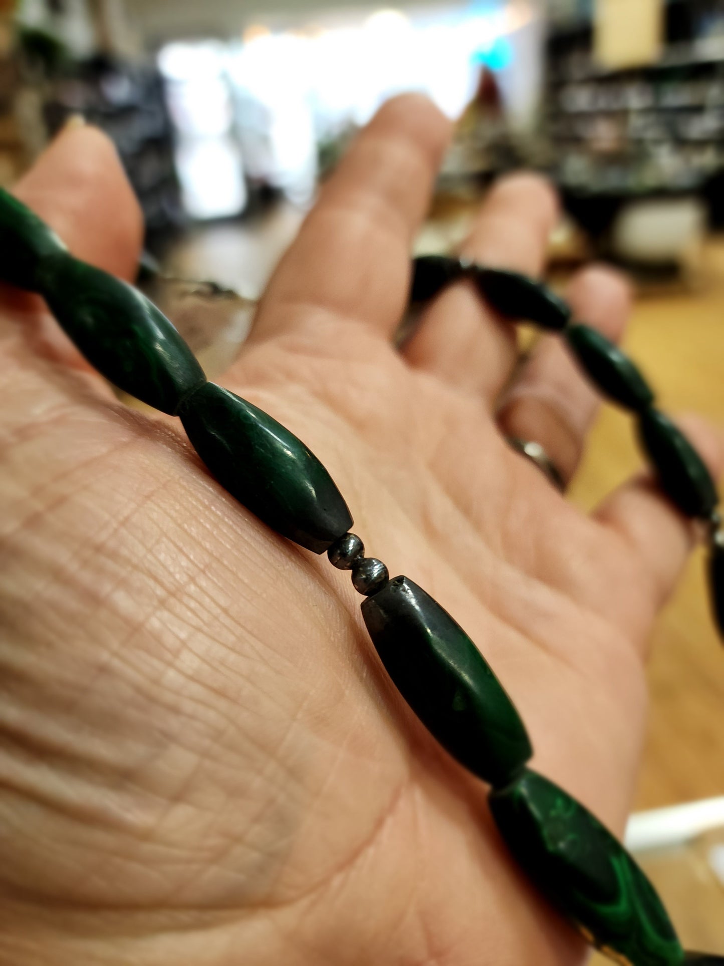 💚✨ Vintage 16’’ Malachite Necklace with Oblong Graduated Beads – Timeless Protection & Heart Healing! 🌿 - Jewelry