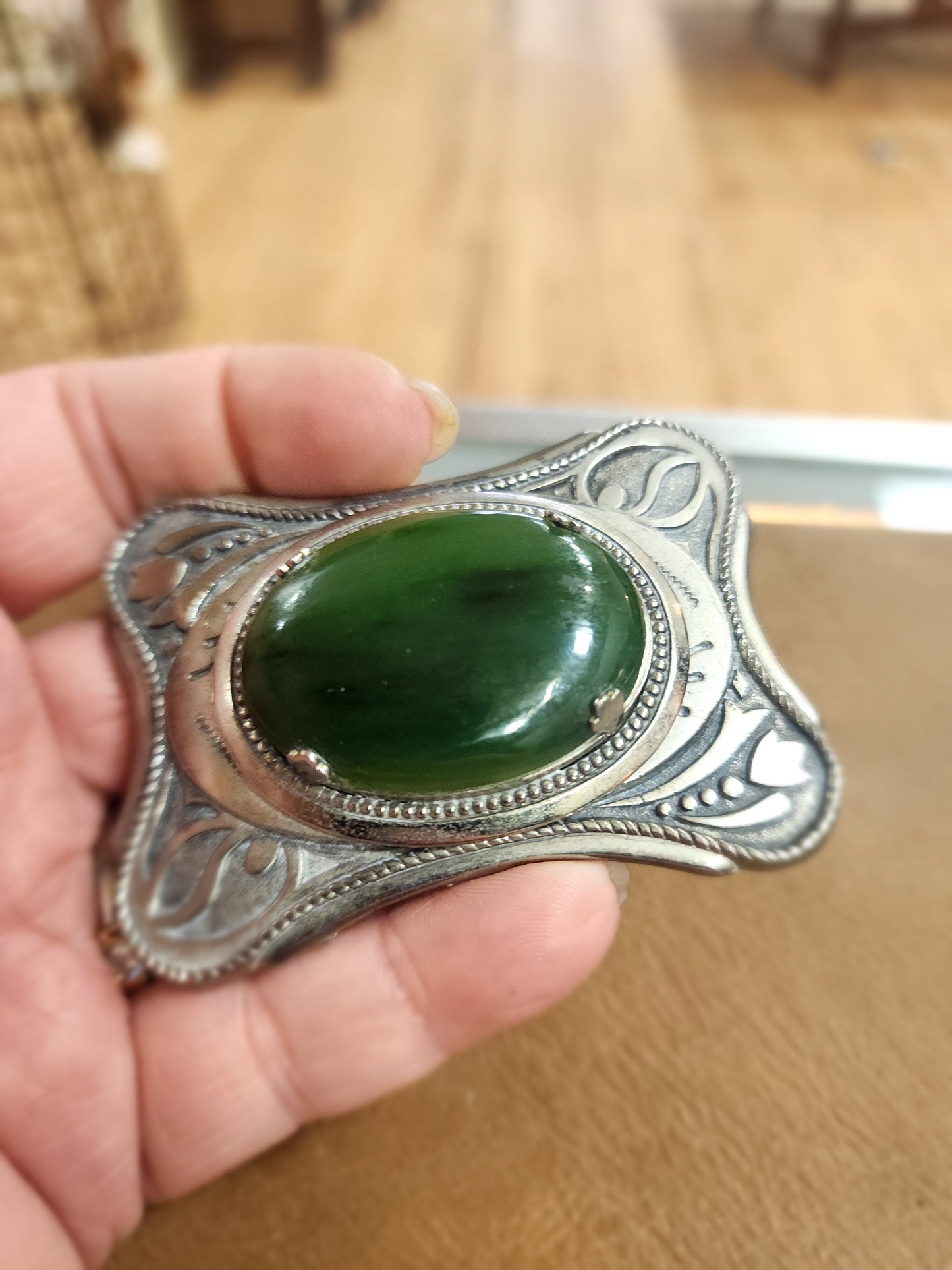 ✨🔮 Vintage Belt Buckle with Natural Crystals – Retro Style Meets Mystical Energy! 🌟 - Silver Tone with Green Aventurine