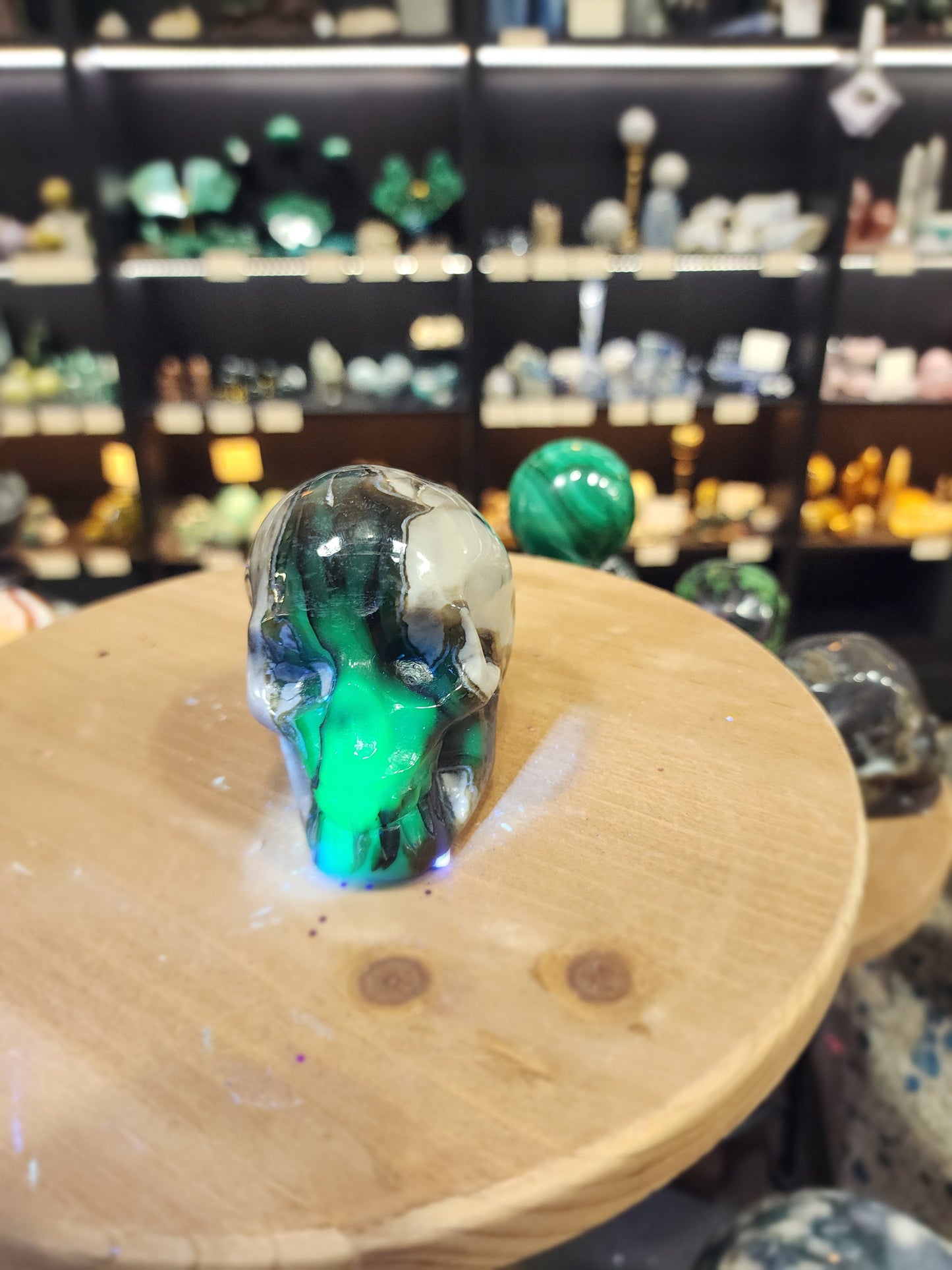 Volcano Agate Skull – 3.5’’ (UV Reactive!) 💀🌋 - 2