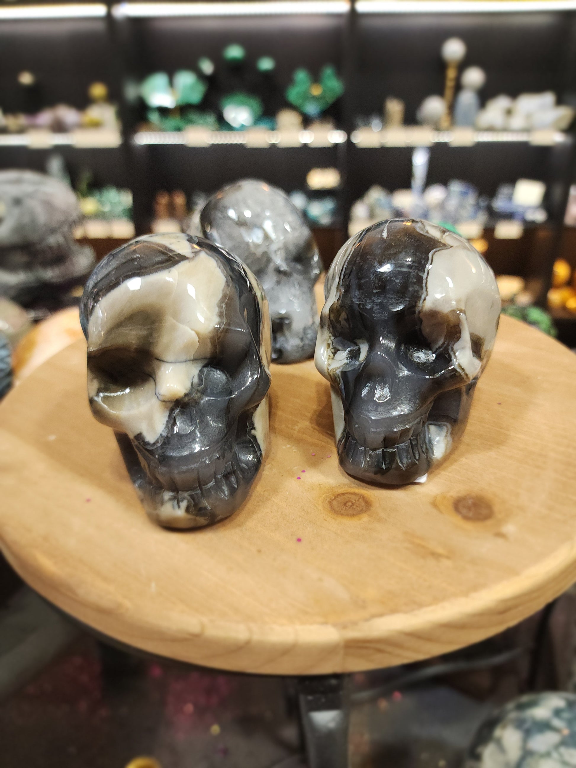 Volcano Agate Skull – 3.5’’ (UV Reactive!) 💀🌋