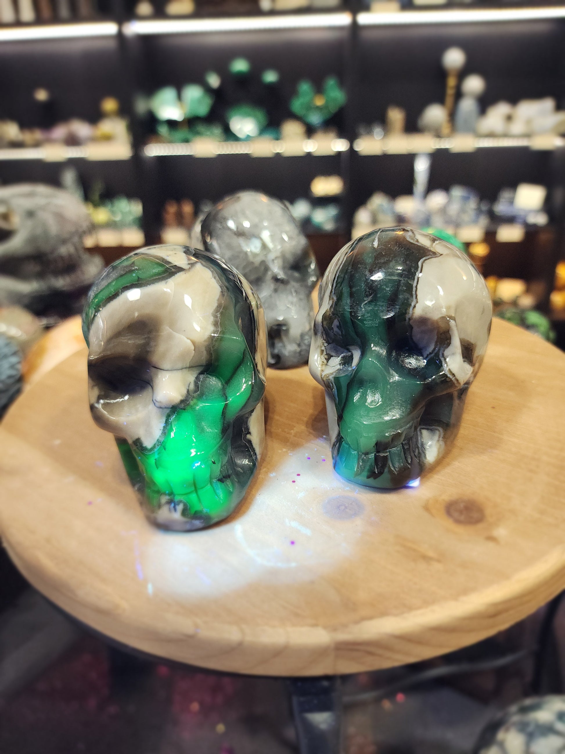 Volcano Agate Skull – 3.5’’ (UV Reactive!) 💀🌋